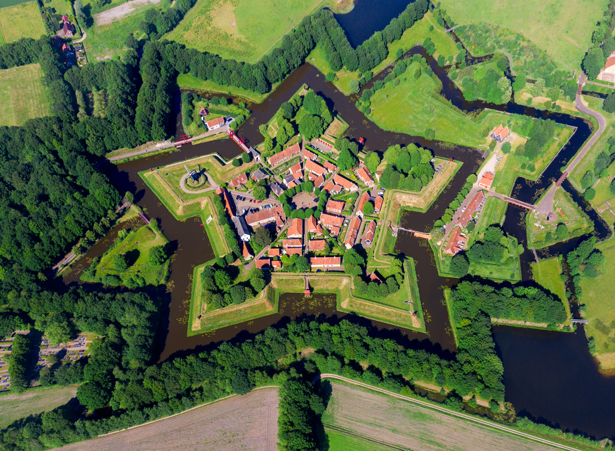 Die Bourtange Festung ist eine der Sehenwürdigkeiten der Niederlande 