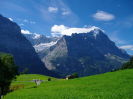 Das Wallis in der Schweiz ist im Sommer, sowie im Winter beliebt
